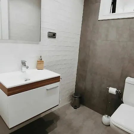 Gran Casa Pareada Con Piscina En Vigo *