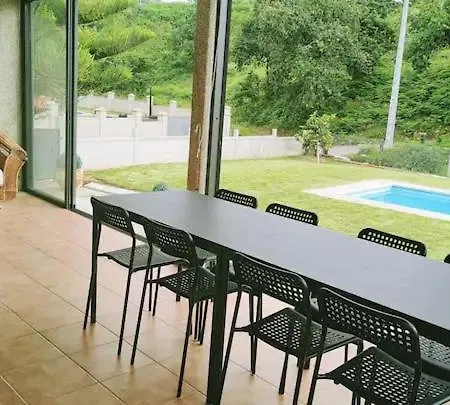 Gran Casa Pareada Con Piscina En Vigo * Βίγκο