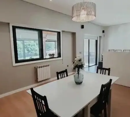 Gran Casa Pareada Con Piscina En Vigo Βίγκο